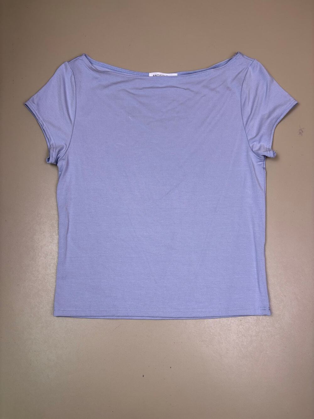 Antistar Women’s Large Lavender Blue Boat Neck Short Sleeve Stretch Top NWOT